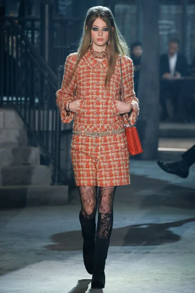 Look 43